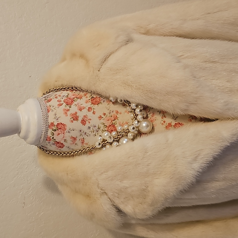 Flemington Sable Mink Elegant Cream Fur  Coat - Picture 4 of 9